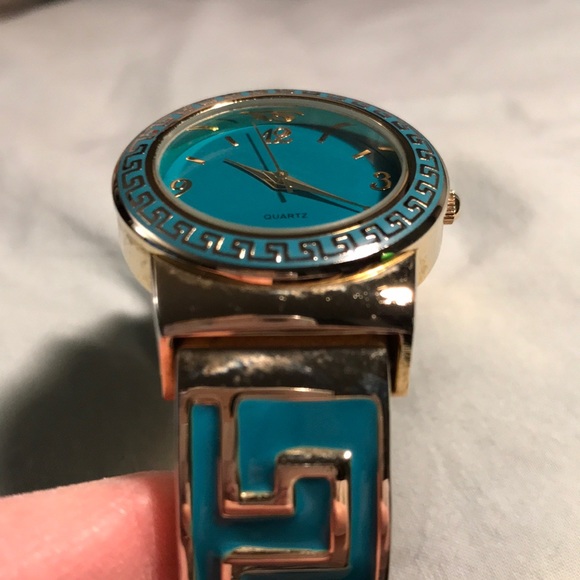 Gold and blue bangle watch - Picture 4 of 4